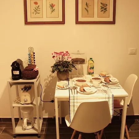 La Casetta Di Alvaro Bed & Breakfast *
